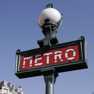 30 ways to save money travelling abroad