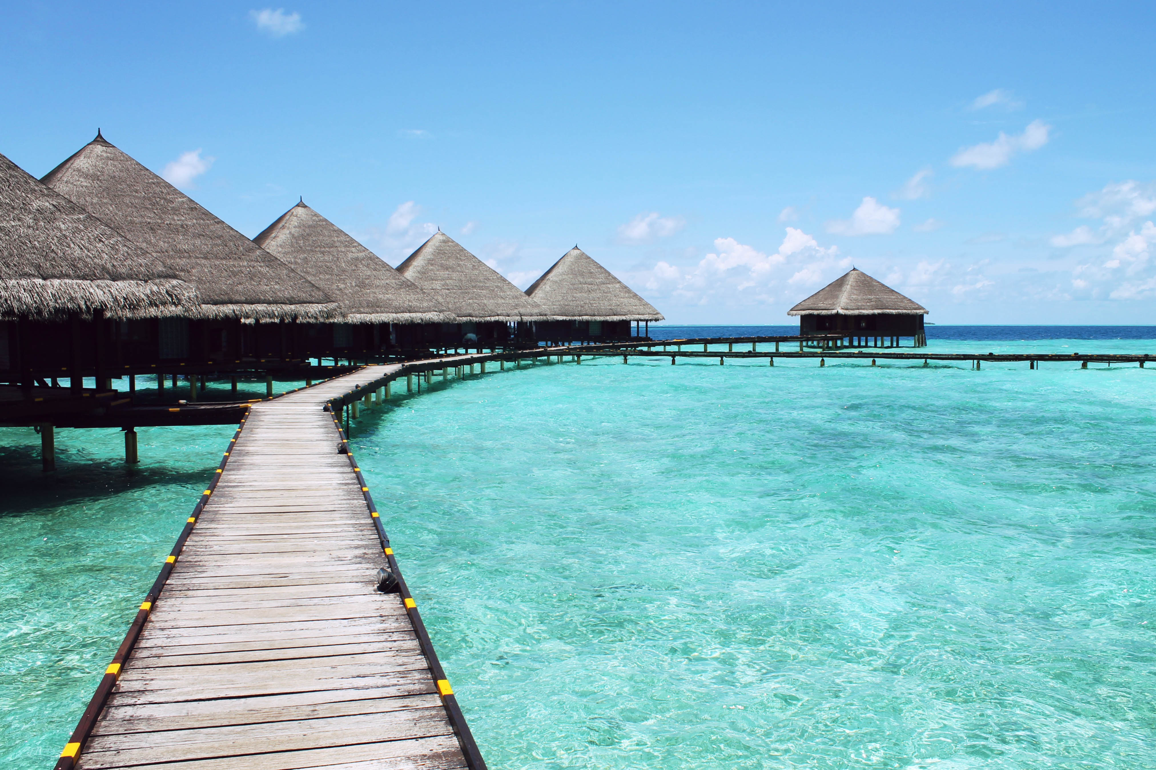 Paradise. Мальдивы Парадайз бунгало. Парадиз остров Карибского моря. Бунгало на Карибах. Лазурный берег Мальдивы.